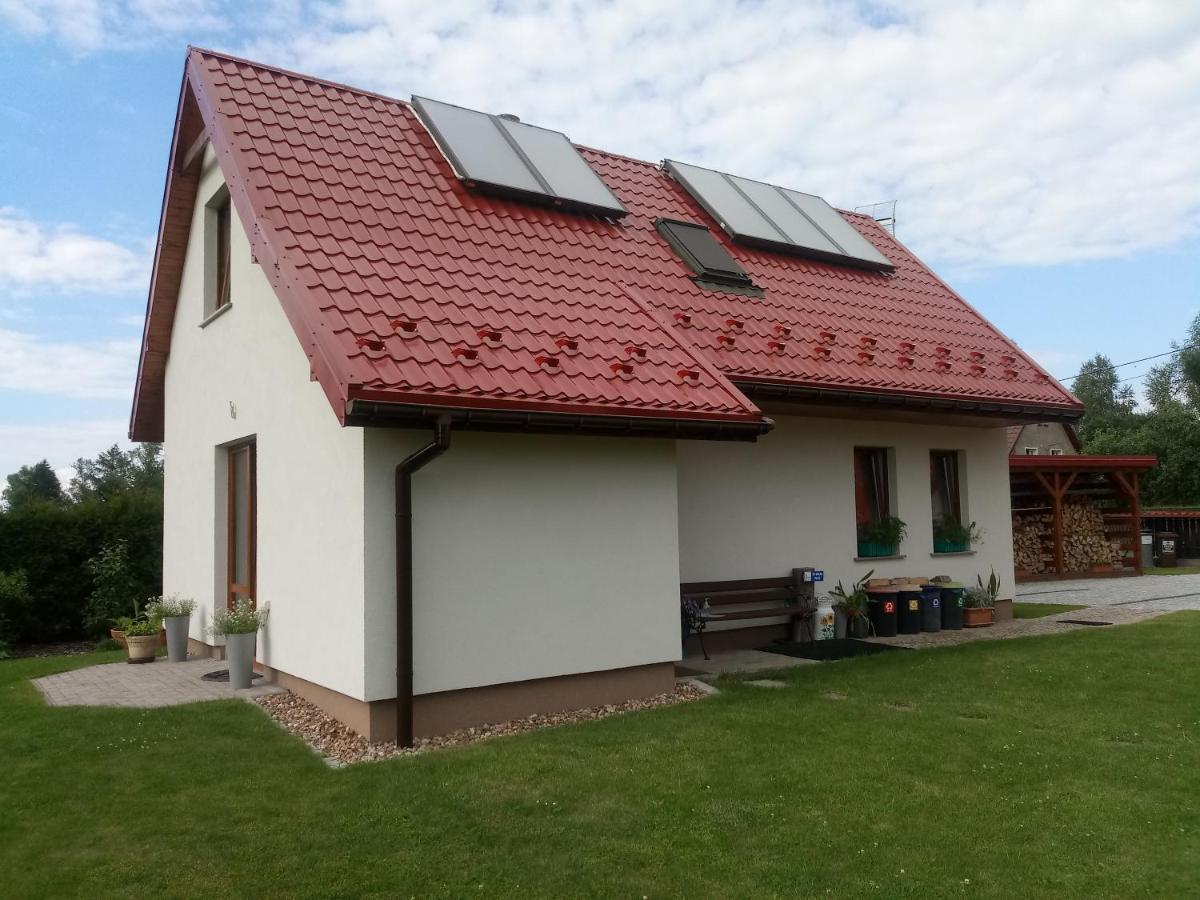 Mala Chatka Caloroczny Domek Krzeszow  Εξωτερικό φωτογραφία