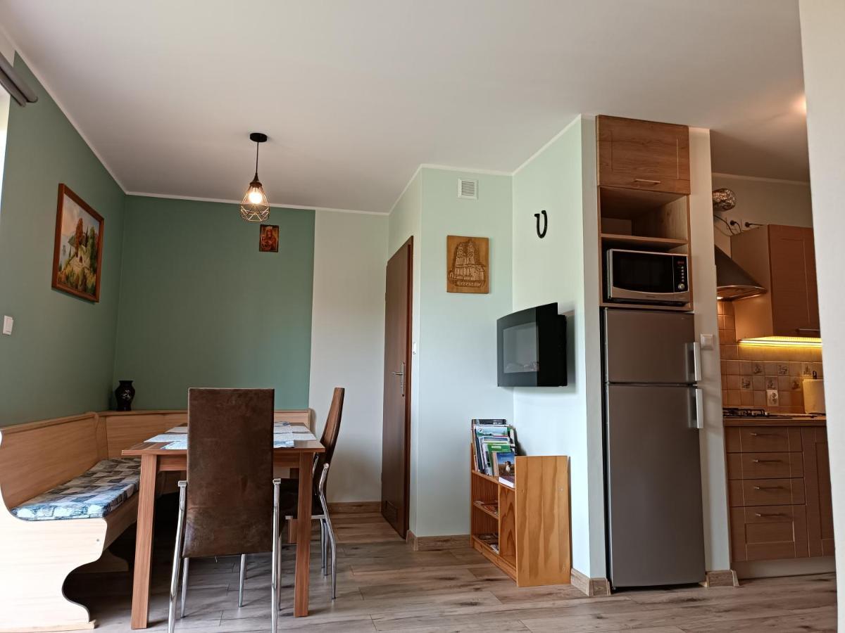 Mala Chatka Caloroczny Domek Krzeszow  Εξωτερικό φωτογραφία