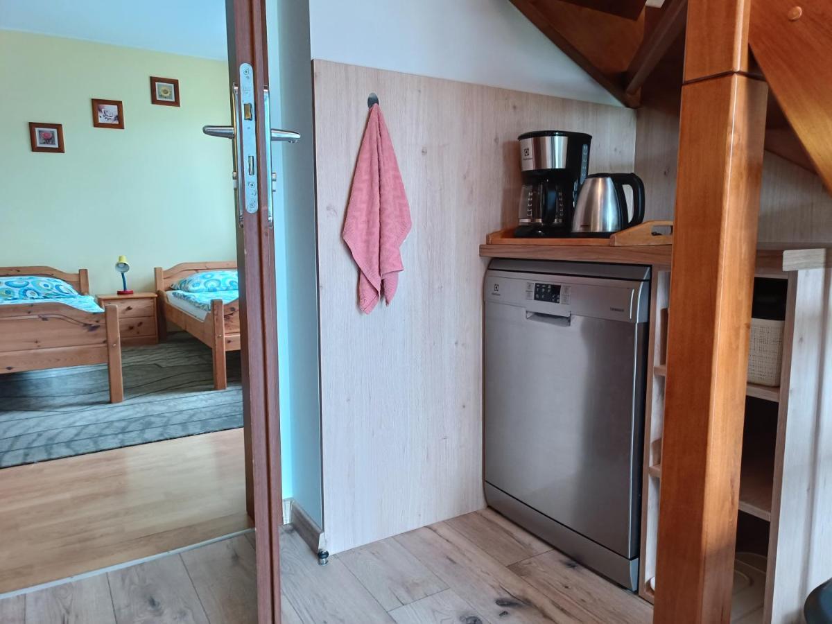 Mala Chatka Caloroczny Domek Krzeszow  Εξωτερικό φωτογραφία