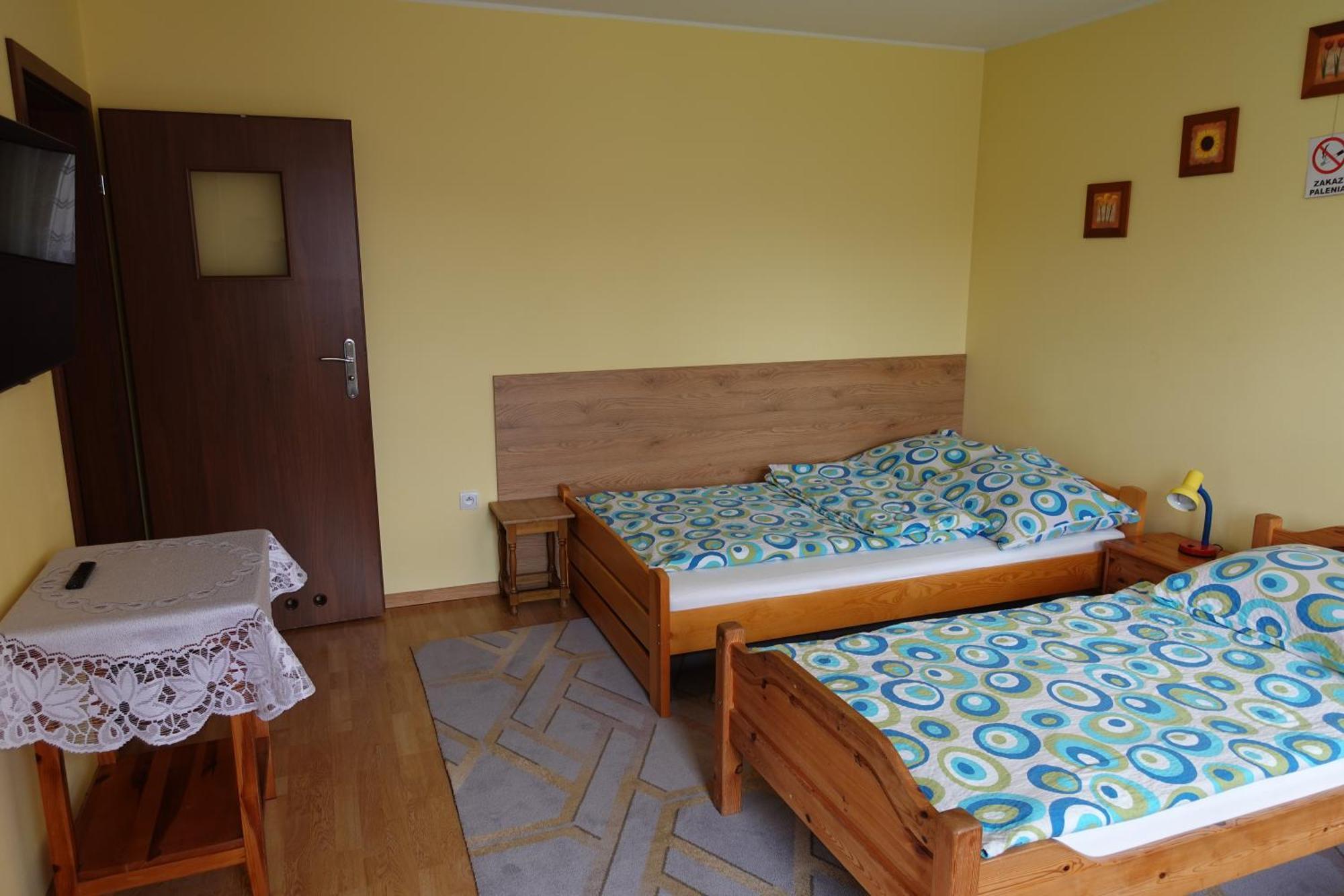 Mala Chatka Caloroczny Domek Krzeszow  Εξωτερικό φωτογραφία
