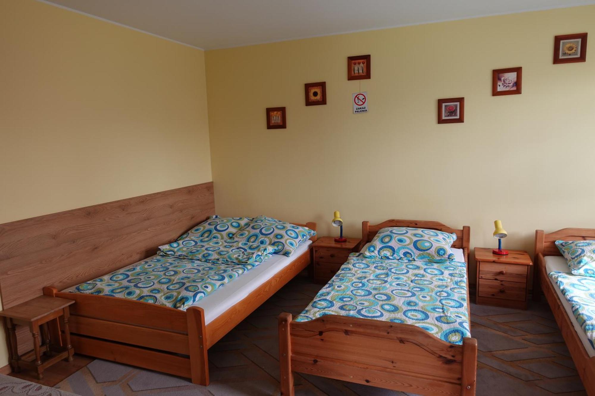 Mala Chatka Caloroczny Domek Krzeszow  Εξωτερικό φωτογραφία